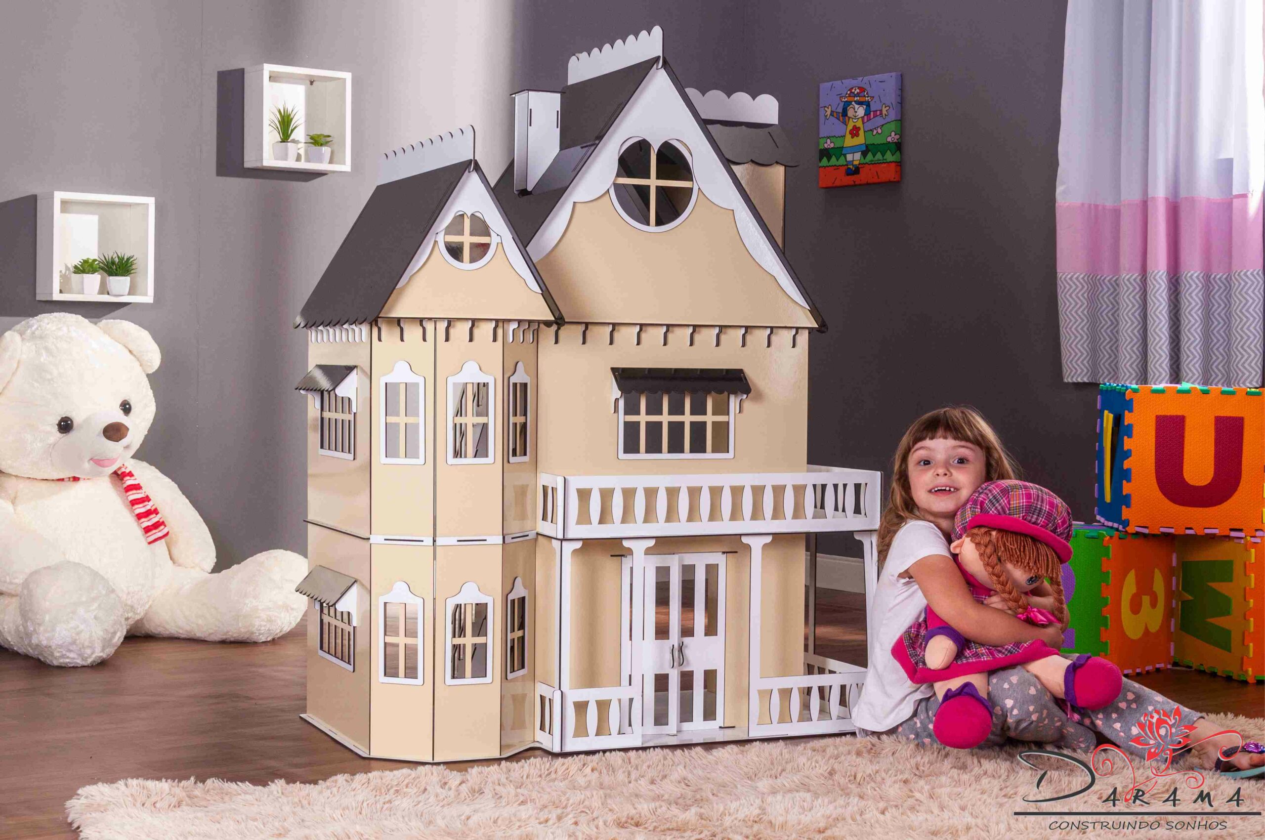 Casa De Bonecas Escala Barbie Modelo EMILY CREM – DARAMA – Loja Darama –  Construindo Sonhos!